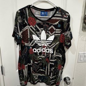 Adidas logo black Tropical Print Women’s T Shirt size L